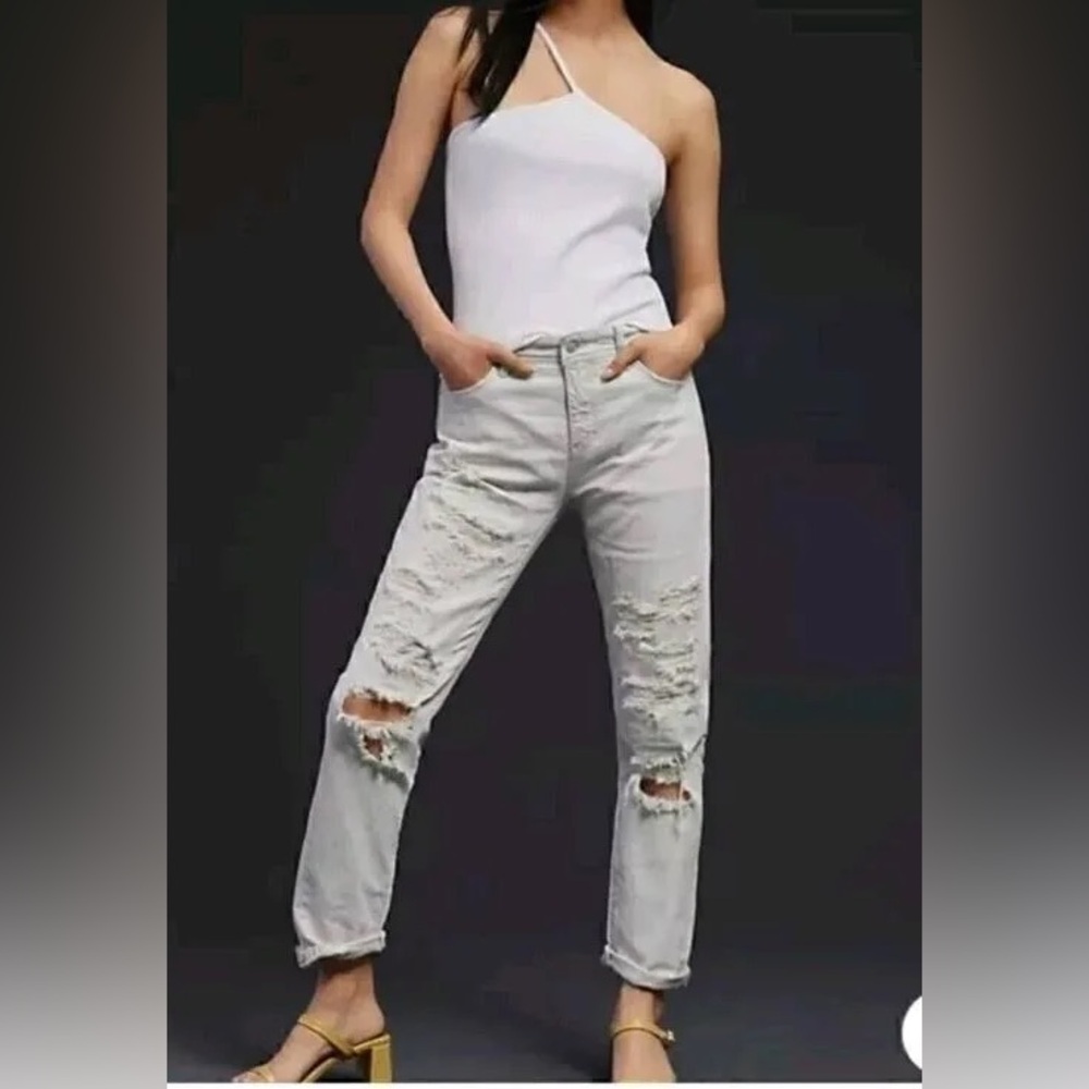 NWOT Anthropologie Pilcro Slim Boyfriend Jeans Mid Rise Size 26 Distressed